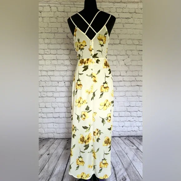 Hommage dress size S floral V cut crisscross straps on back - Picture 2 of 5